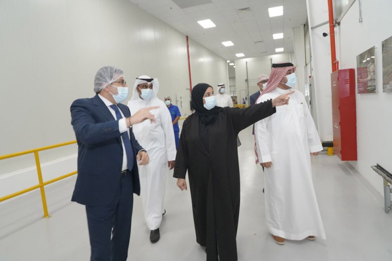 "برلمانية الأمن الغذائي" تزور شركتي دلمون والعامة للدواجن