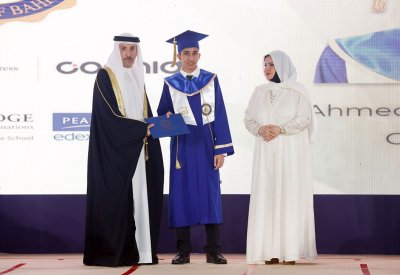 محافظ العاصمة يشهد حفل تخريج الفوج الثامن من مدرسة الإبداع الخاصة