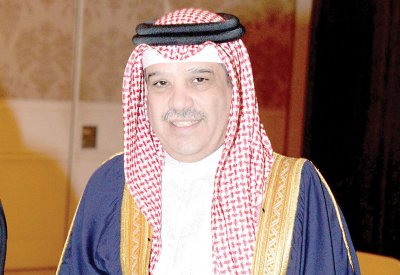 رئيس اتحاد الكرة ونائبه يهنئان عبدالرحمن بن مبارك