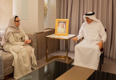 وزير الخارجية يجتمع مع الأمين العام لمنظمة التعاون الرقمي