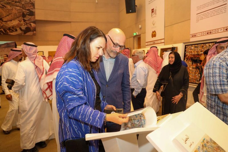أرشفة رقمية لألاف المقتنيات التراثية والثقافية بمكتبة الملك عبدالعزيز 
