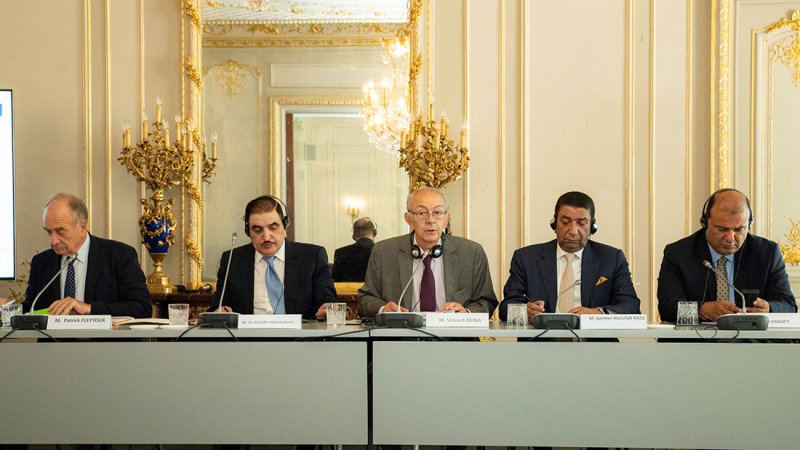 ناس يؤكد على أهمية تطوير العلاقات المشتركة مع قطاع الأعمال الفرنسي