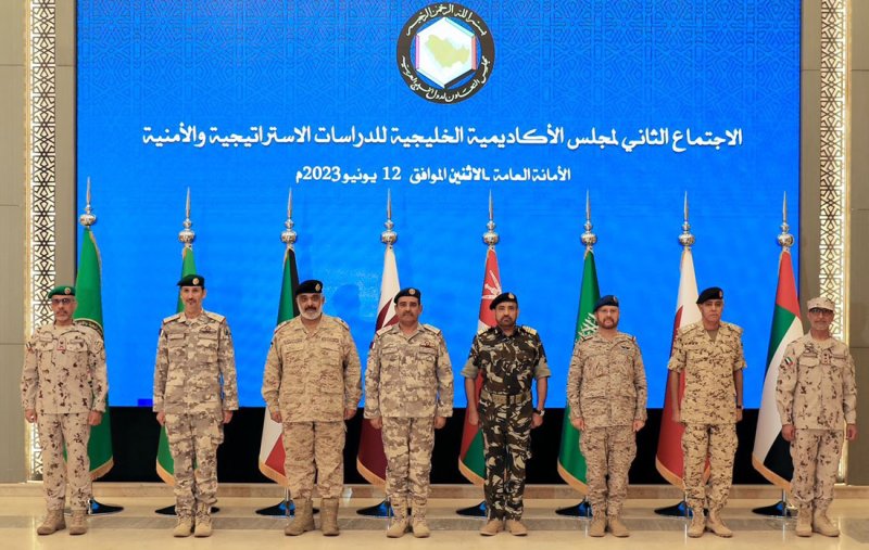 رئيس هيئة الأركان يترأس وفد البحرين في أعمال الاجتماع الثاني لمجلس الأكاديمية الخليجية للدراسات الاستراتيجية والأمنية