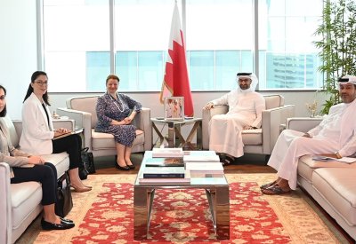 وزير الصناعة والتجارة يستقبل سفيرة الجمهورية التركية لدى مملكة البحرين
