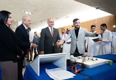 طلبة "هندسة" جامعة البحرين يعرضون 71 مشروع تخرج للفصل الدراسي الثاني