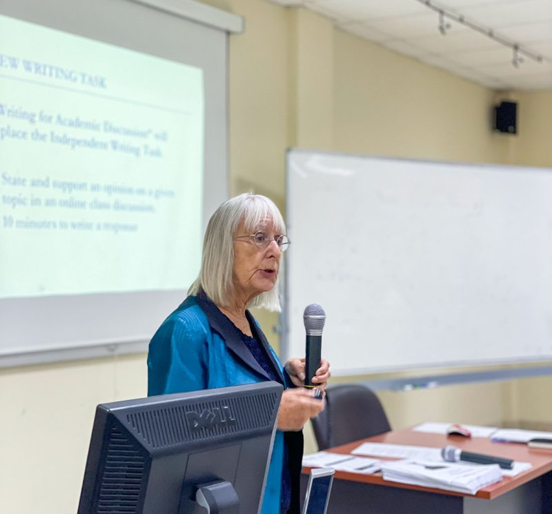 "التربية" والسفارة الأمريكية تنظمان ورشة للمعلمين عن اختبار TOEFL