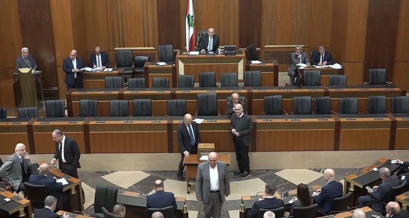 للمرة الـ 12.. البرلمان اللبناني يخفق في انتخاب رئيس للبلاد