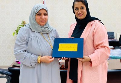 لمواقفها الإنسانية المتميزة.. الاحتفاء بالمعلمة دلال أحمد عبدالله