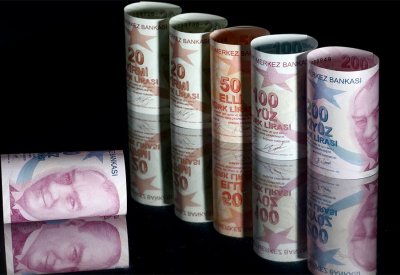 الليرة التركية تتجه نحو أطول سلسلة خسائر أسبوعية في 24 عامًا