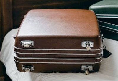 اعترفت بفعلتها.. قتلت والدتها وأخفت الجثة في حقيبة سفر