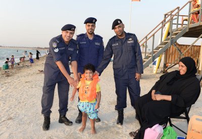 قيادة خفر السواحل تنظم حملة توعوية على ساحل بلاج الجزائر