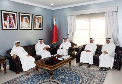محافظ العاصمة يبحث مع جمعية المعامير الخيرية احتياجات المنطقة الخدمية والتنموية والاجتماعية