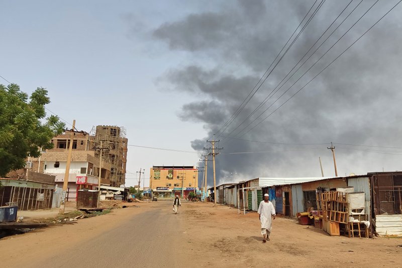 إسقاط طائرة واشتباكات.. تصعيد ما قبل "هدنة السودان المرتقبة"