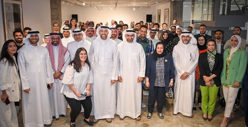 وزير الصناعة والتجارة يلتقي برواد الأعمال في حوارٍ مفتوح