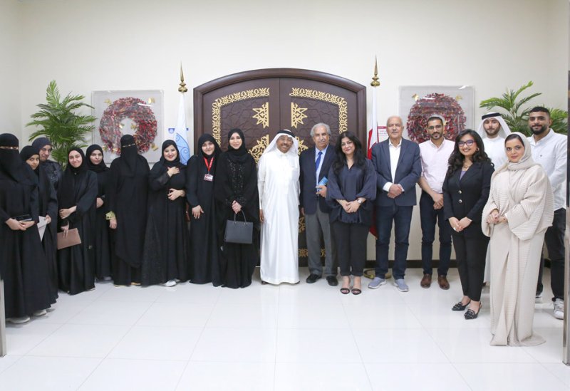 طلبة جامعة البحرين يتعرفون على إستراتيجية منظمة الفن الشعبي