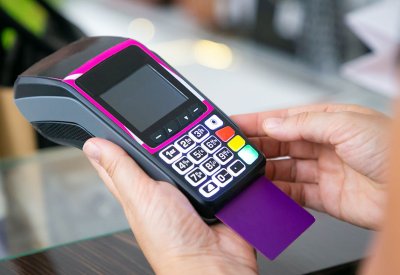 مع قرب حلول عيد الأضحى.. ارتفاع مبيعات الملابس 14.8%