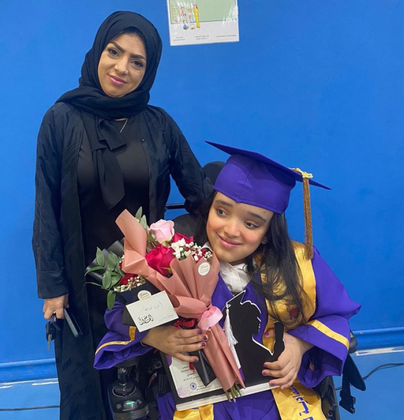 بطلة التحدي والإصرار مريم التميمي تحتفل بتخرجها وطموحها الدراسات العليا