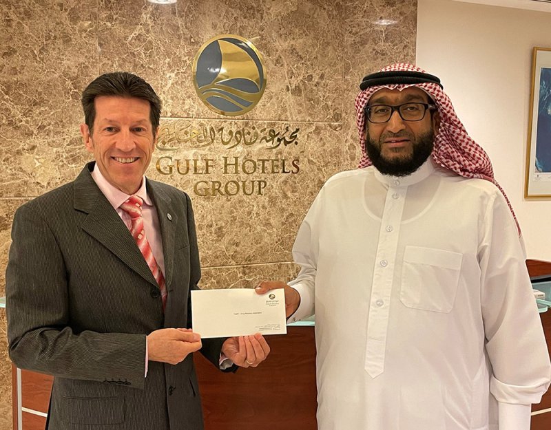 مجموعة فنادق الخليج تقدم تبرعًا نقديًا لدعم "التعافي من المخدرات"