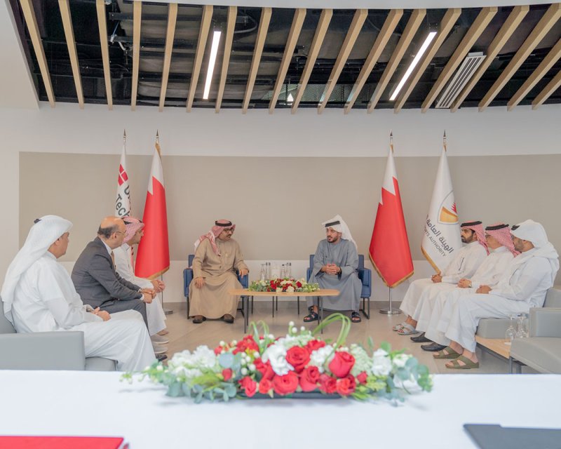 خالد بن حمد يشهد توقيع مذكرة التفاهم بين الهيئة العامة للرياضة وجامعة البحرين للتكنولوجيا و الجامعة العربية المفتوحة