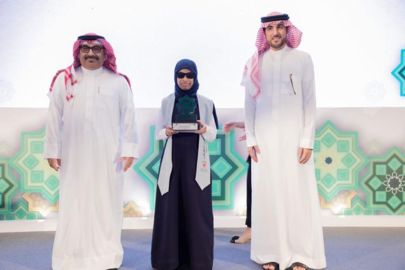 بالصور: تكريم الكوادر التعليمية و134 من الطلبة المتفوقين من خريجي المدارس الحكومية