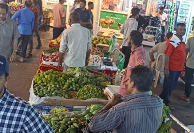 98 عربة في شوارع سوق المنامة بلا حسيب ولا رقيب