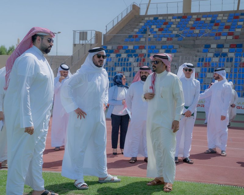 خالد بن حمد يزور مدينة خليفة الرياضية للإطلاع على جاهزية مرافقها