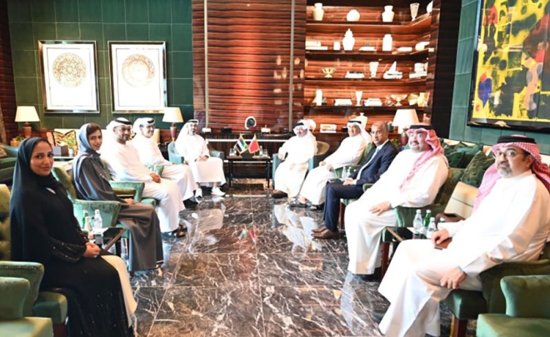 رئيس ديوان الرقابة المالية يبحث مع رئيس ديوان المحاسبة بدولة الامارات سبل تعزيز التعاون المشترك