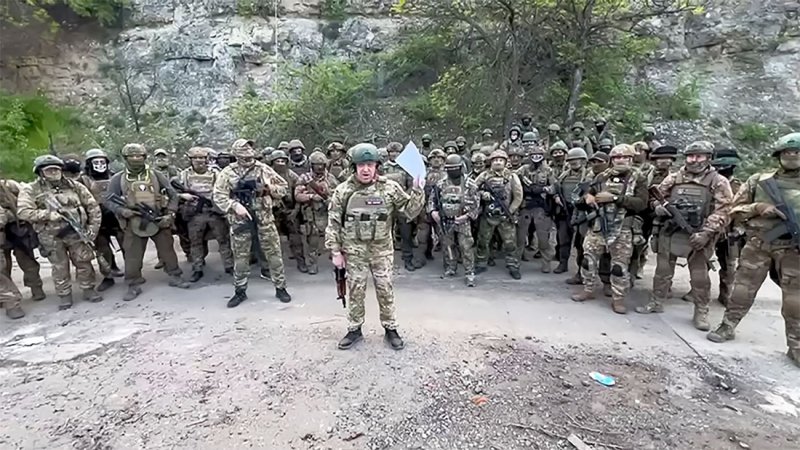 بريغوجين يهدد: أنا ورجالي سندمر كل من يعترض طريقنا!