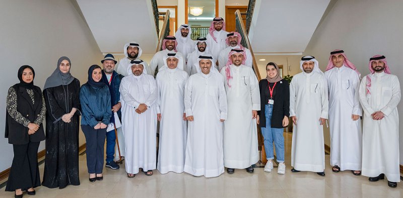 وزير الإعلام: بدء تنفيذ مخرجات (مبادرة خارج الصندوق) ونفخر بالكفاءات الوطنية ودورها في تطوير المحتوى المرئي