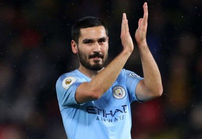رسميًا.. برشلونة يعلن تعاقده مع قائد مانشستر سيتي