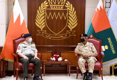 القائد العام لقوة دفاع البحرين يستقبل الملحق العسكري الأردني بمناسبة انتهاء فترة عمله