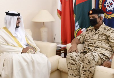 القائد العام لقوة دفاع البحرين يستقبل سمو الرائد الركن بحري الشيخ عيسى بن سلمان بن حمد آل خليفة
