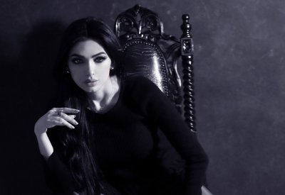 قمر: سأغني في البيت الأممي من أجل التعايش والتسامح