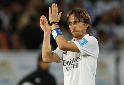 لوكا مودريتش يحسم الجدل مع ريال مدريد.. ويعلن موقفه النهائي
