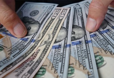 تحويلات المغتربين العرب في الصيف تُنعش موارد النقد الأجنبي