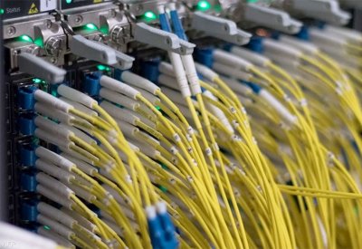 بايدن يستعد لتوزيع استثمارات بـ42 مليار دولار مخصصة للإنترنت