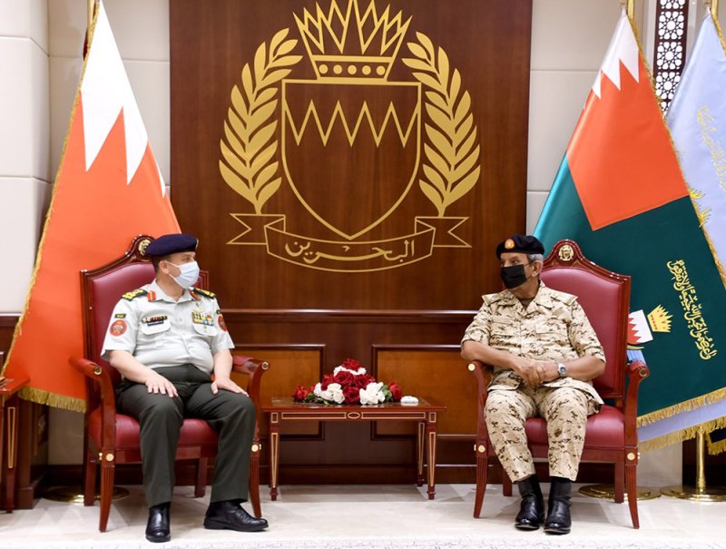 القائد العام لقوة دفاع البحرين يستقبل الملحق العسكري الأردني بمناسبة انتهاء فترة عمله