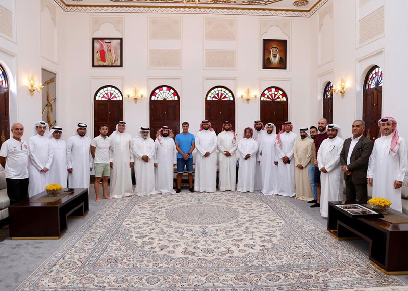 رئيس الاتحاد البحريني لكرة القدم يقيم مأدبة غداء للجنة المنتخبات والجهاز الفني للمنتخب الوطني