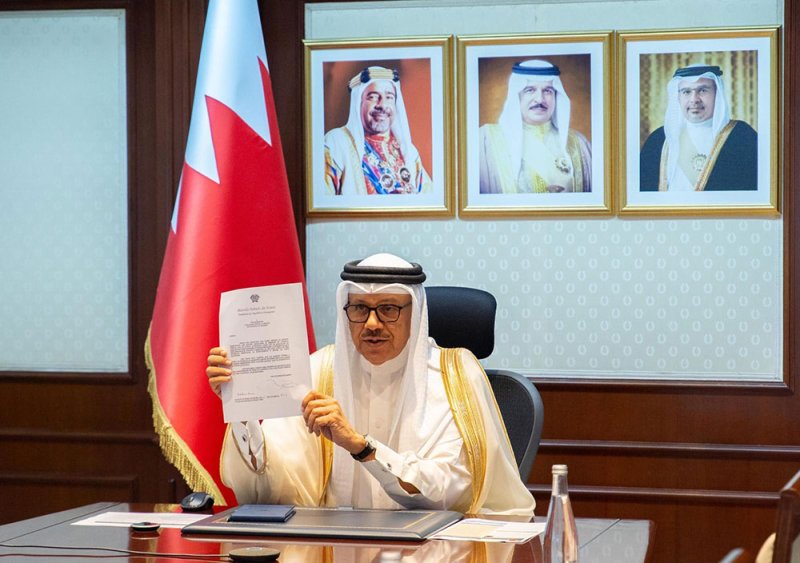 وزير الخارجية يتسلم نسخًا من أوراق اعتماد عدد من سفراء الدول المعينين لدى مملكة البحرين