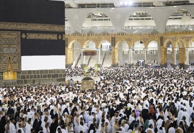 الحجاج يؤدون طواف الإفاضة ضمن منظومة متكاملة من الخدمات