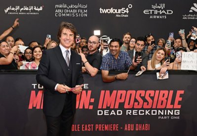 توم كروز في ابوظبي لحضور العرض الأول لفيلمه