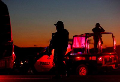 مسلحون يخطفون 14 موظفا في الشرطة في المكسيك