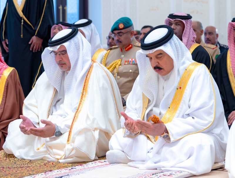 جلالة الملك المعظم يؤدي صلاة عيد الأضحى المبارك ويتبادل التهاني مع الحضور