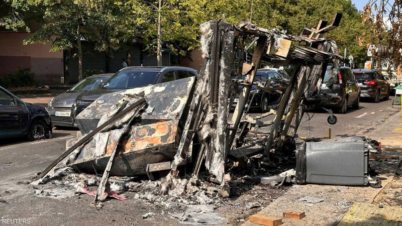 ماكرون يعرب عن "تأثره" لمقتل مراهق بأيدي الشرطة