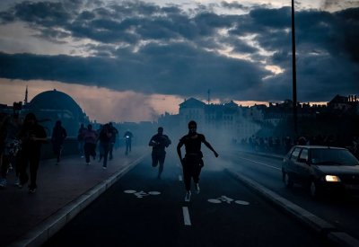 الاعتقالات في تزايد.. فرنسا تحاول كبح جماح الاحتجاجات
