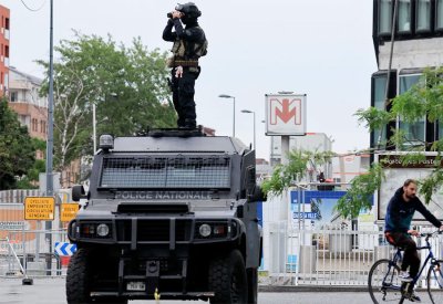 اعتقال أكثر من 1300 شخص.. فرنسا تحاول كبح جماح الاحتجاجات