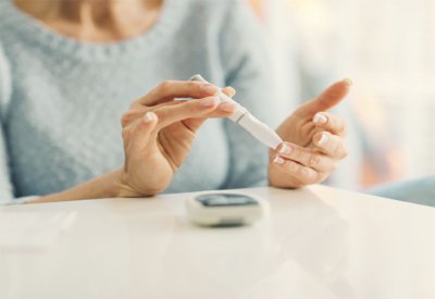 تحديد عامل أكثر خطورة من التدخين والنظام الغذائي يزيد من خطر أمراض القلب لدى مرضى السكري