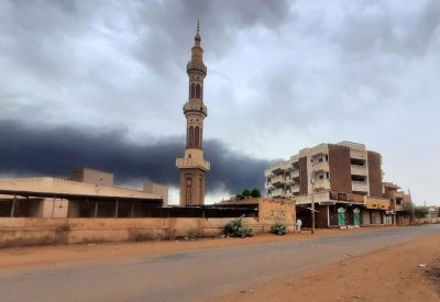اشتباكات عنيفة بأم درمان.. وعودة الانفجارات إلى نيالا