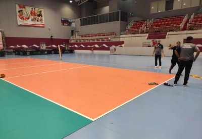 جهود كبيرة تبذلها لجنة الملاعب.. وتجهيز صالتي منافسات عالمية شباب الطائرة