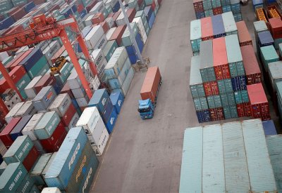كوريا الجنوبية تسجل أول فائض تجاري منذ 16 شهرا في يونيو
